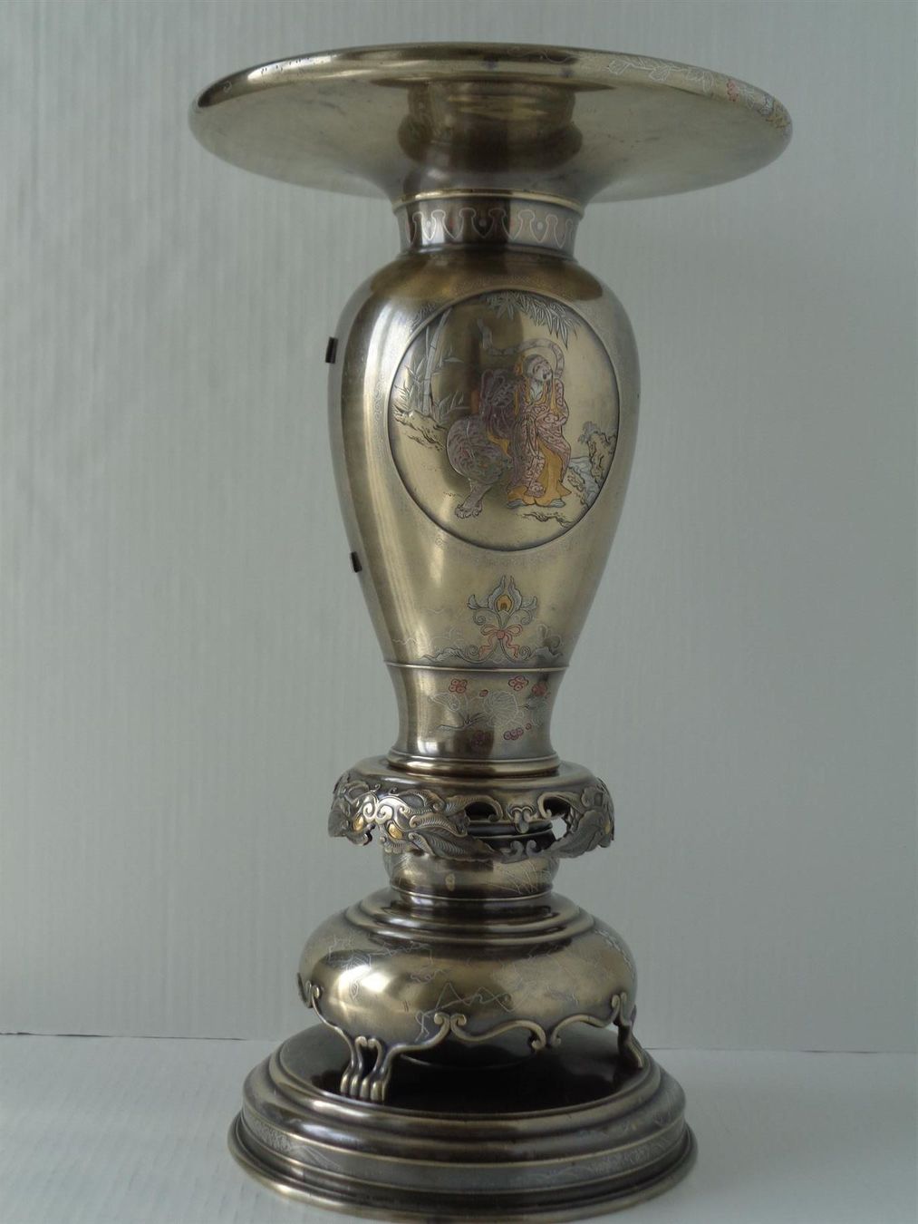 Vasen & Gefässe: Grosse Bronze Vase Meiji Periode 19Jahrh – Gebraucht aus Chur von omonia