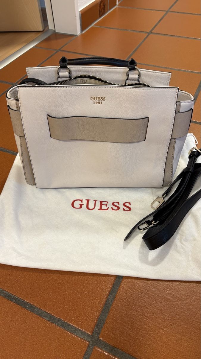 Guess Borse da donna: Guess Handtasche, wie neu! – Nuovo (secondo la descrizione) da Samedan venduto da Franzi15 3