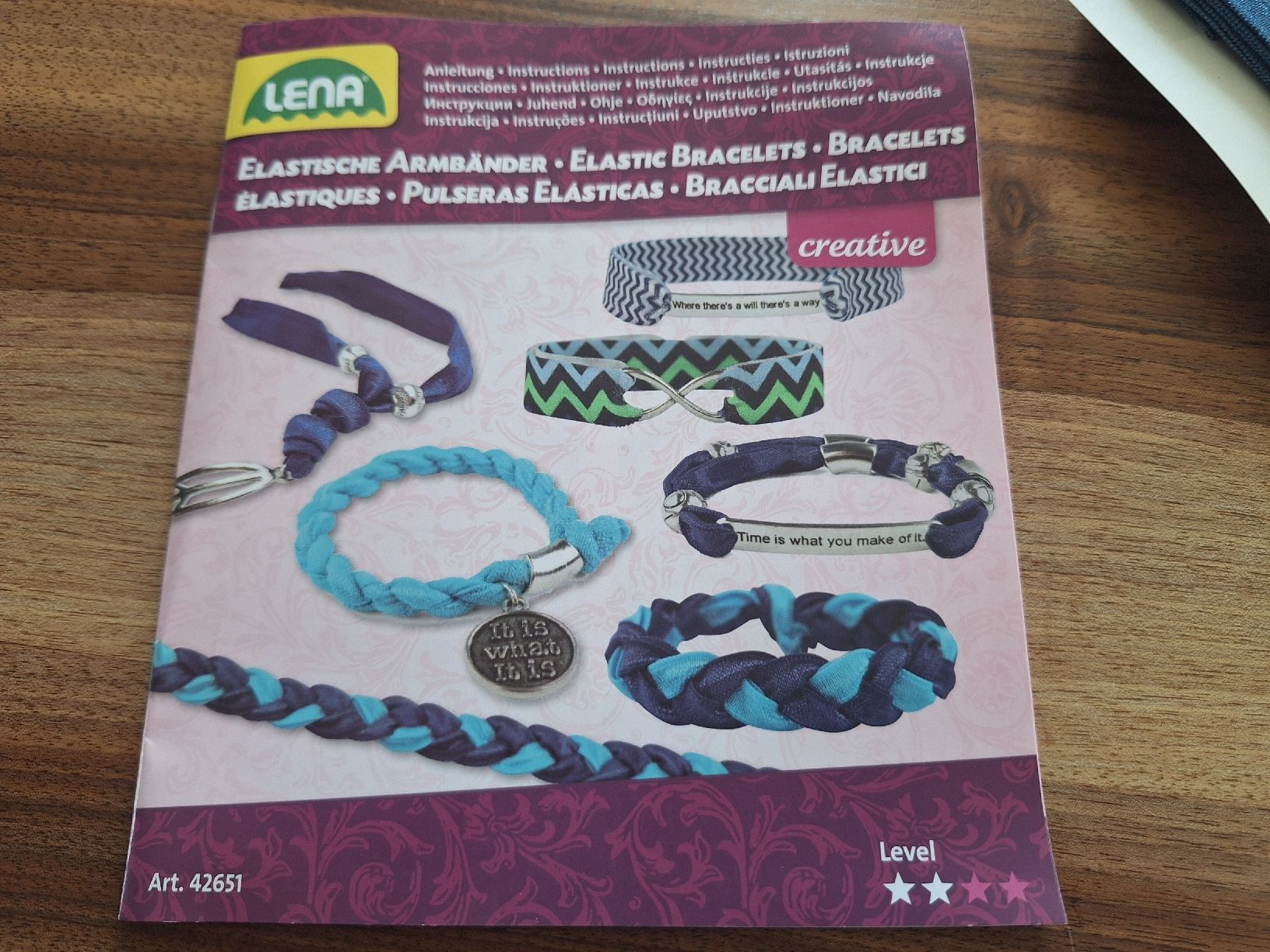 Bracciali & Braccialetti: Lena Armbänder Set, elastische Armbänder. Angebraucht! – Nuovo (secondo la descrizione) da Affeltrangen venduto da Salz-Pfeffer 1