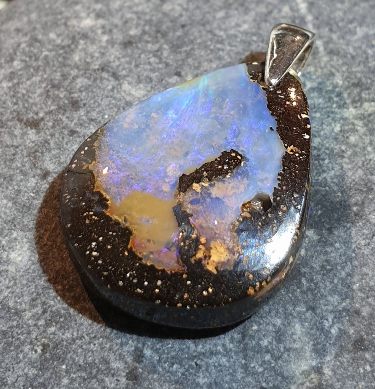 Ciondoli: Anhänger Boulder Opal. – Nuovo (secondo la descrizione) da Niederbüren venduto da Raphael014