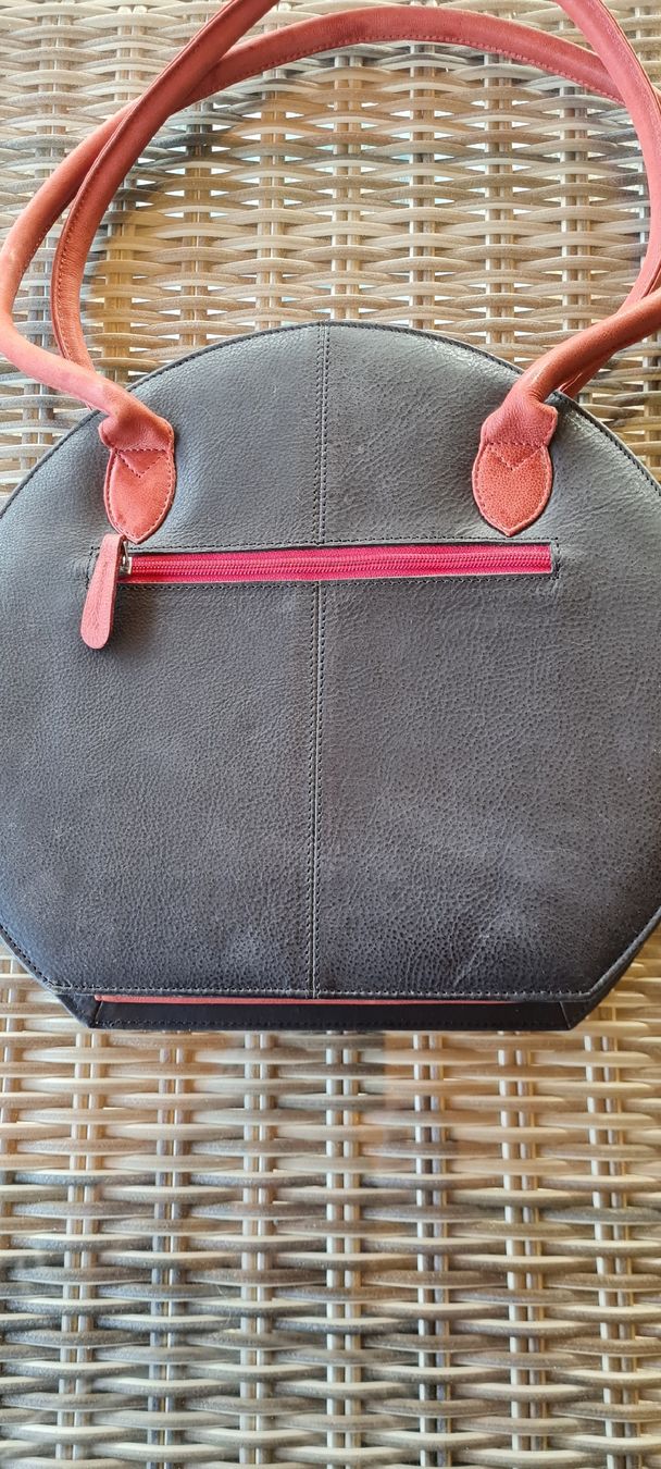 Borse da donna: Lederhandtasche einmalig schön schweizer  Design – Nuovo (secondo la descrizione) da Münsingen venduto da Cuci31 3