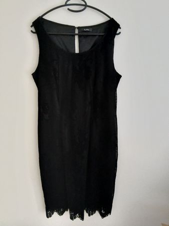 Vera Mont Black Lace Elegant Night Dress