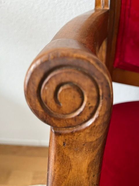 Sofas: Klassisches feuriges Sofa mit Startpreis CHF 1.00 – Gebraucht aus Wädenswil von Vollwertig 5