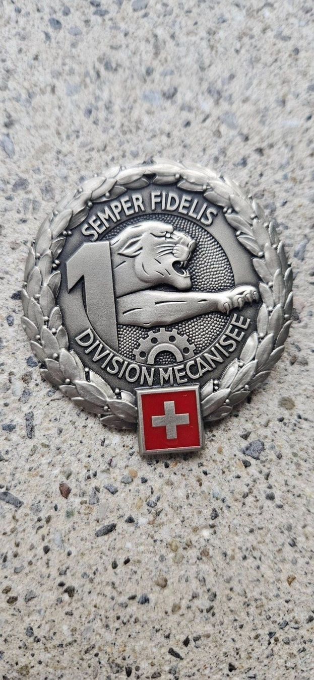Schweizer Armee Placchette & Badge: *** Beretemblem Silber Schweizer Armee *** – Nuovo e nell'imballaggio originale da Riedholz venduto da fr_sIruP