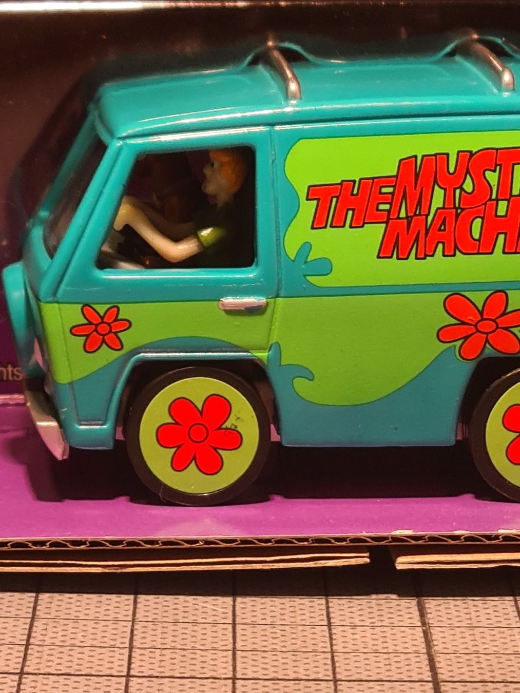 Hot Wheels Modellini d'auto: Scooby-Doo Mystery Machine – Nuovo e nell'imballaggio originale da Chézard-St-Martin venduto da AlPat-Collections 2
