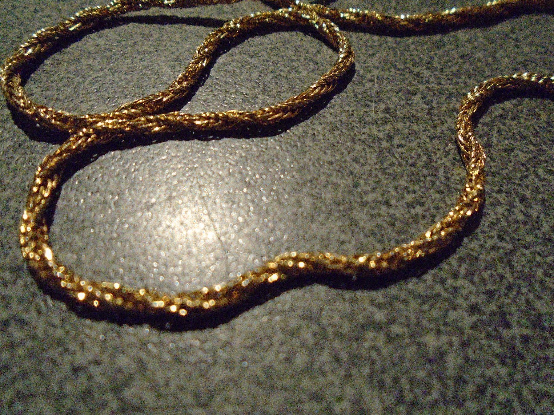 Catenine: Kette goldfarbig, gedreht – Usato da Zürich venduto da abraxas1291 1
