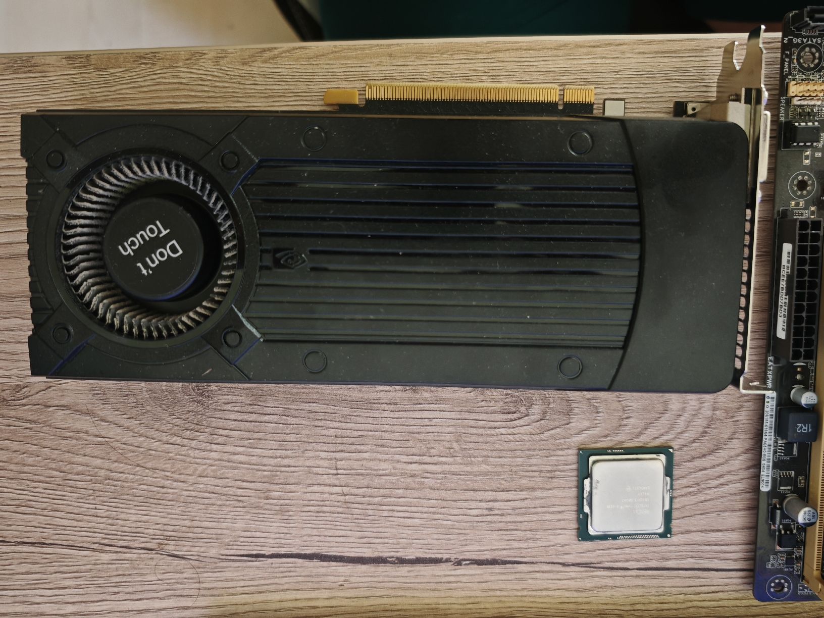 Composants électroniques: Cpus,Ram,Gpu and Motherboard  – D'occasion à Moutier par tchoffat 2