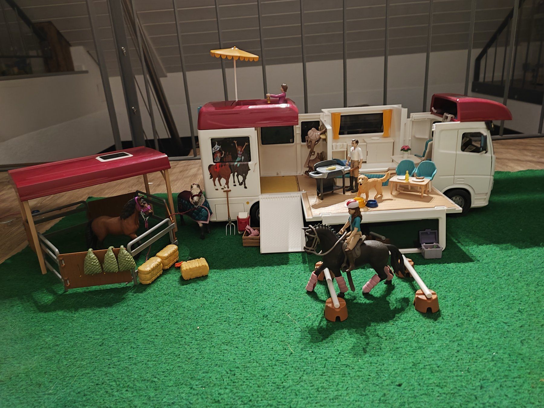 Schleich Giocattoli: Schleich pferdetransporter gross – Usato da Beinwil am See venduto da stephanielarsen