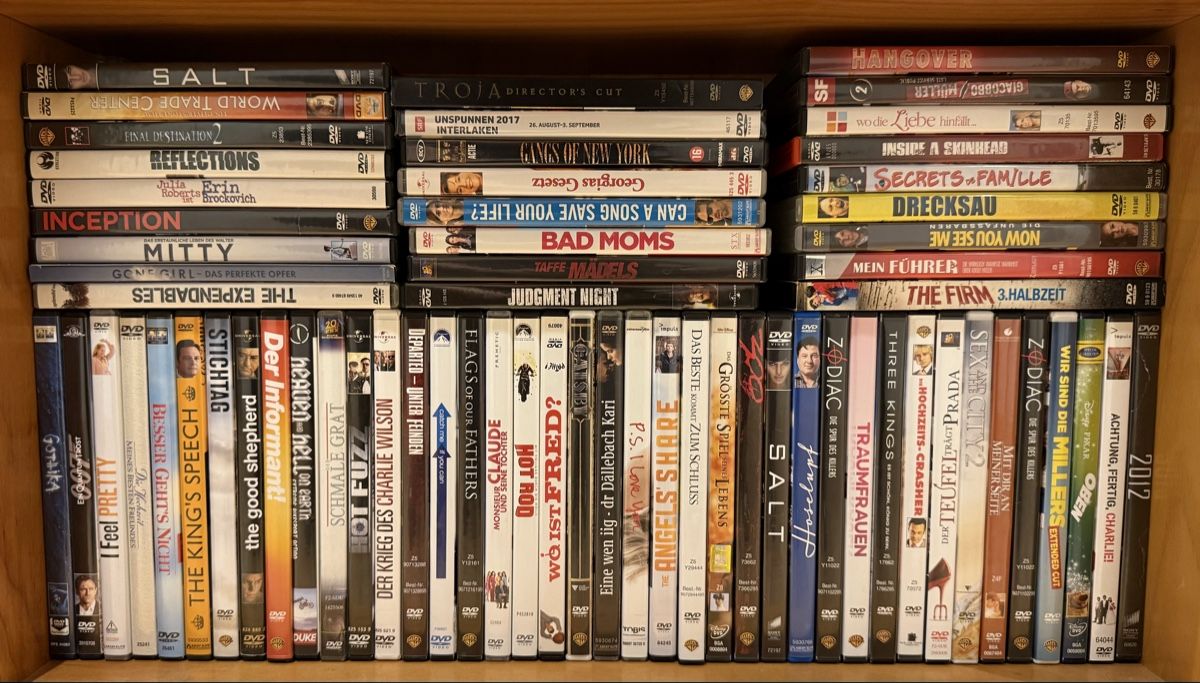 Tous les DVDs: diverse DVD s – D'occasion à Hinwil par jen_z8kr