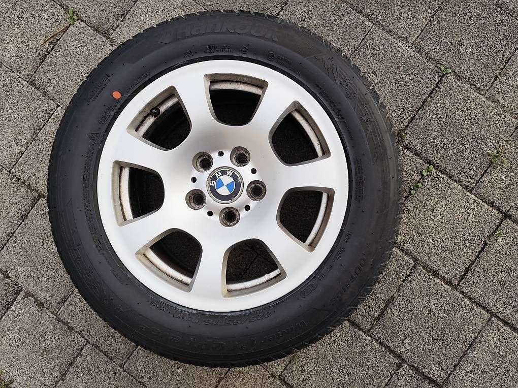 Pneus & Kompletträder: Winterräder BMW E60 / E61 (225/55/R16) – Gebraucht aus Montlingen von Blackmanta