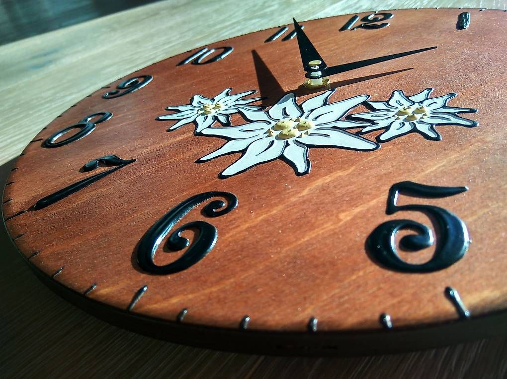 Orologi da terra & Orologi da parete: Horloge murale Edelweiss , en bois – Nuovo e nell'imballaggio originale da Chamoson venduto da OkGeo 1