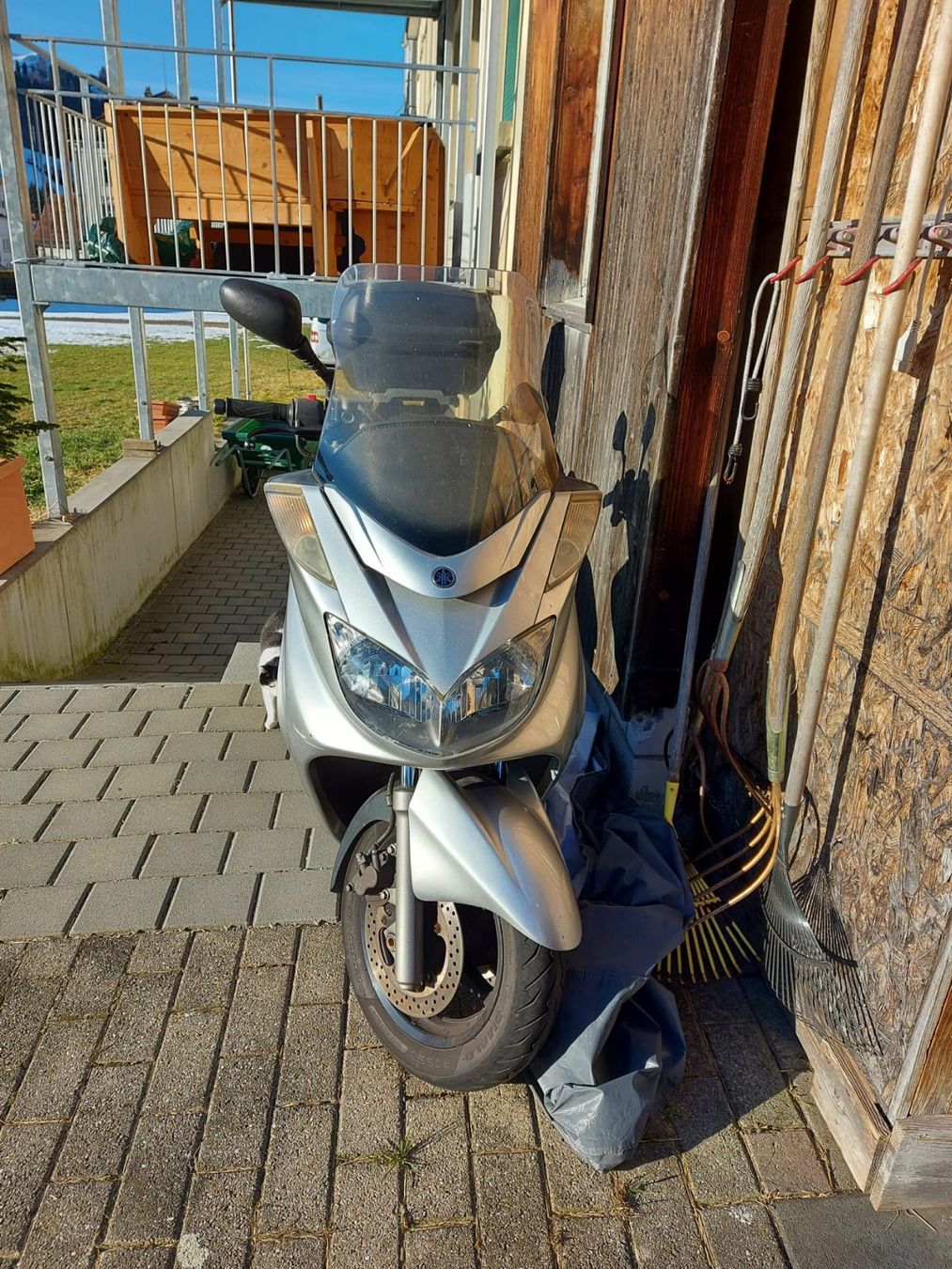 Strada: Yamaha Roller 400ccm – Usato da Sevelen venduto da j.haag 1