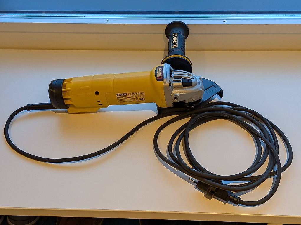 Dewalt Smerigliatrici & Lucidatrici: Winkelschleifer, Flex, DeWalt DWE4227, 125mm – Usato da Buchs SG venduto da Tomcerod