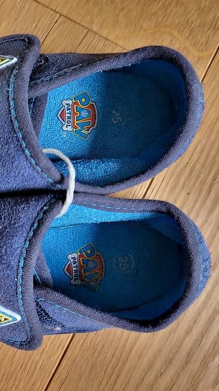 Chaussures garçon: Hausschuhe Paw Patrol  Gr. 25 – D'occasion à Langendorf par RE17 1