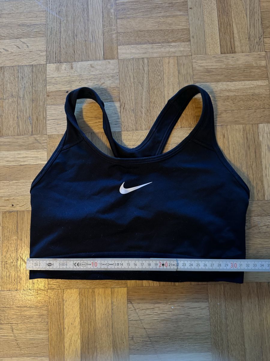 Nike Top: Nike Sport BH black – Nuovo (secondo la descrizione) da Zürich venduto da forestF4iry 1
