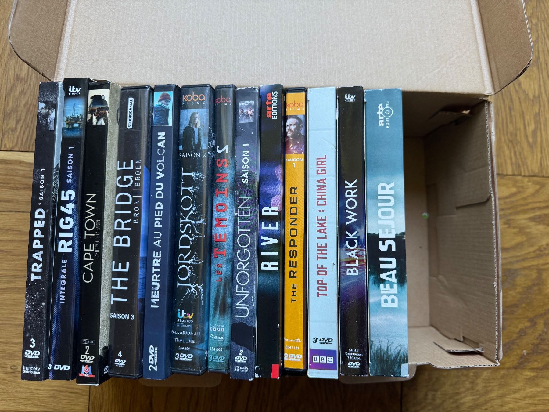 Tutti i DVDs: L’été des séries 3 – Usato da Chêne-Bourg venduto da dem_y9pq