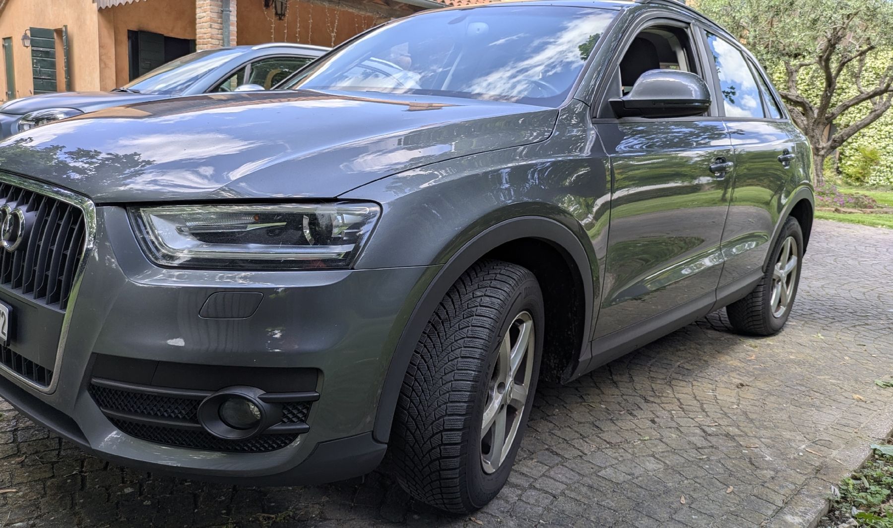 Audi Automobili: Audi Q3 TFSI 2013 Grey - v good condition – Usato da Zürich venduto da cedrium 8