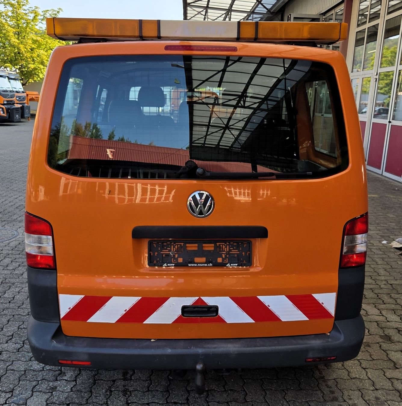 VW Veicoli commerciali: VW T5 Kombi TDI 4 Motion – Usato da Sissach venduto da ein_xz27 3