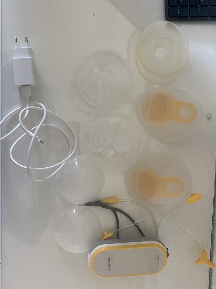 Medela Accessori per l’allattamento: Madela Milchpumpe  – Usato da Wädenswil venduto da Wecouldbeheroes8000 1