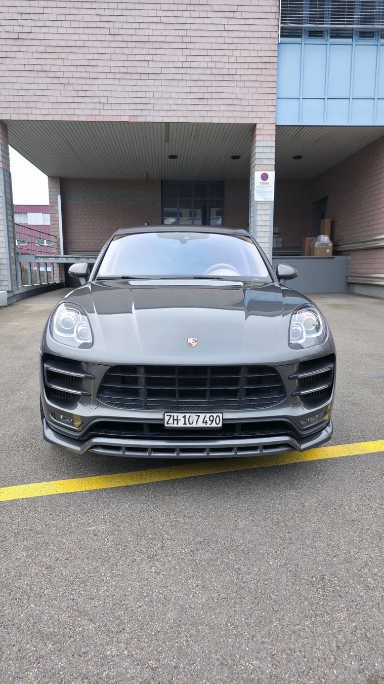 Porsche Automobili: Porsche Macan Turbo – Usato da Dübendorf venduto da raaadi