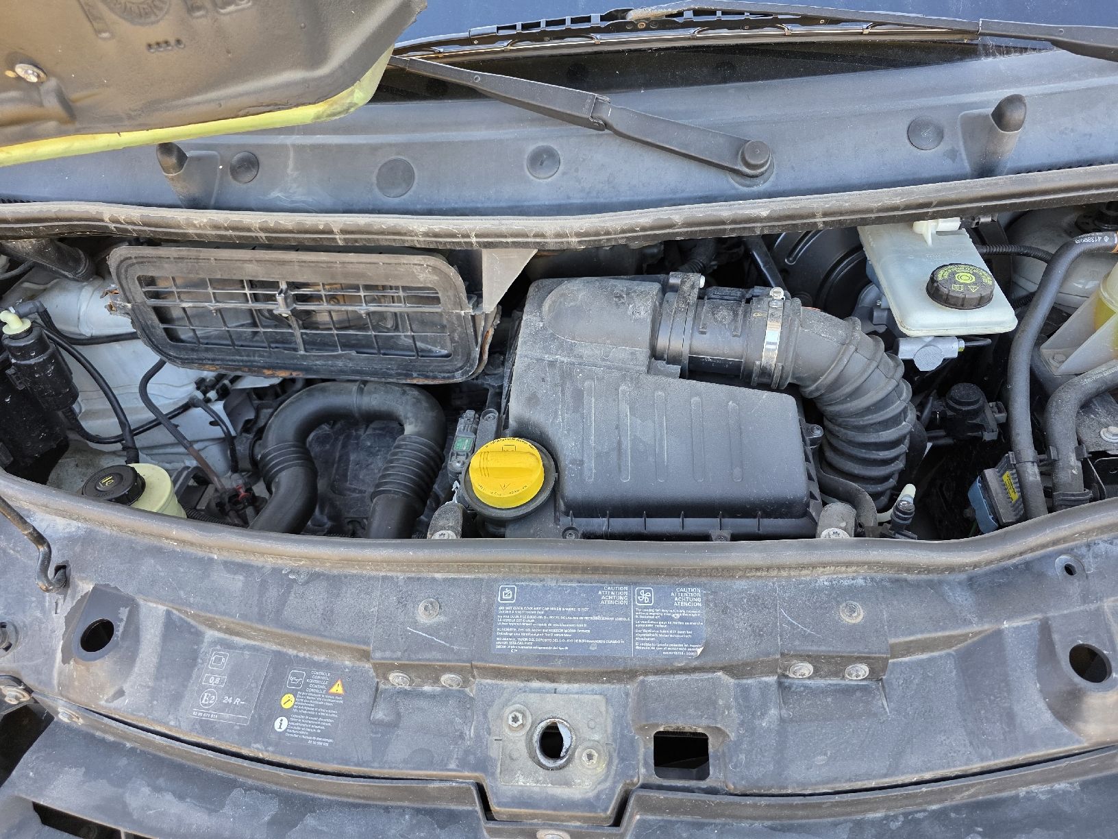 Veicoli commerciali: Renault Trafic 2.0L Diesel – Usato da Dulliken venduto da Sam_Baumaschine 6