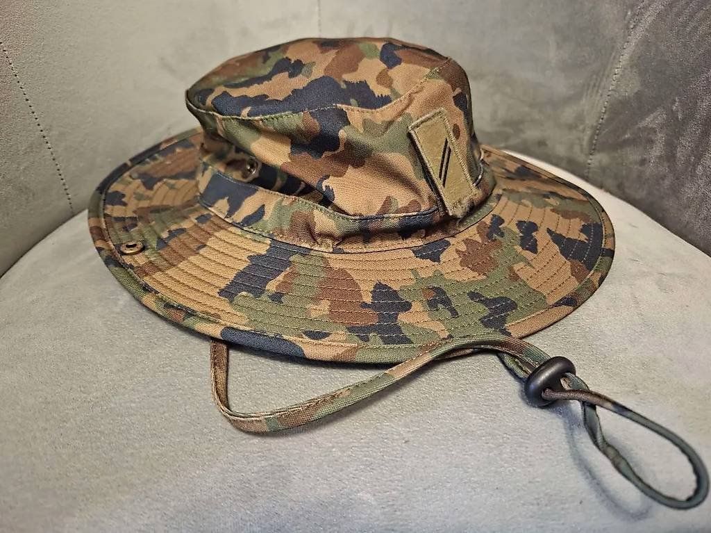 Schweizer Armee Uniformi: Bob Explorer Schweizer Armee Taz 90 – Nuovo e nell'imballaggio originale da Onex venduto da GarageCollector