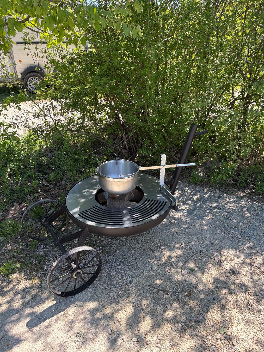 Griglie: Edle fahrbare Feuerschale mit Grillring – Nuovo (secondo la descrizione) da Oberwil-Lieli venduto da metal-works 1