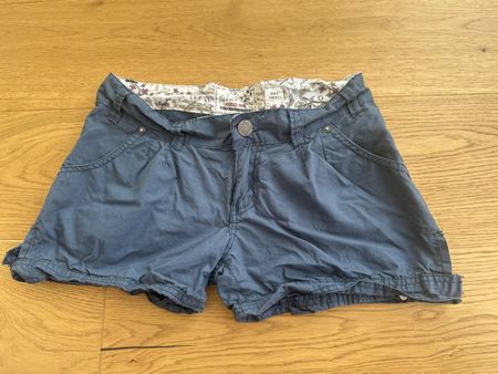 Damen Shorts Gr. S Sommerliche kurze Hose top Zustan