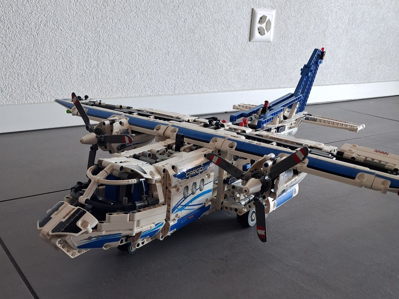 Lego Kit di costruzioni: LEGO avion cargo 42025 – Usato da Thierrens venduto da Tbox 6