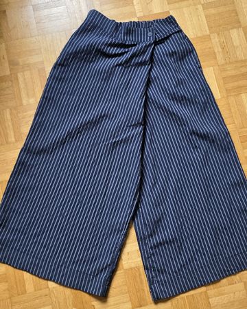 Pantalon grande qualité bleu marine Humility 38