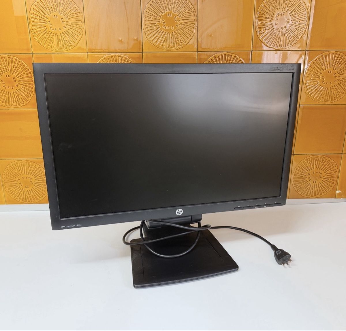 Hewlett Packard Monitor: Monitor 23 Zoll Full HD Display Port – Usato da Gerlafingen venduto da HungerDiva 1