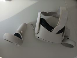 Oculus Meta Quest 2 VR Headset mit Controllern guter Zustand