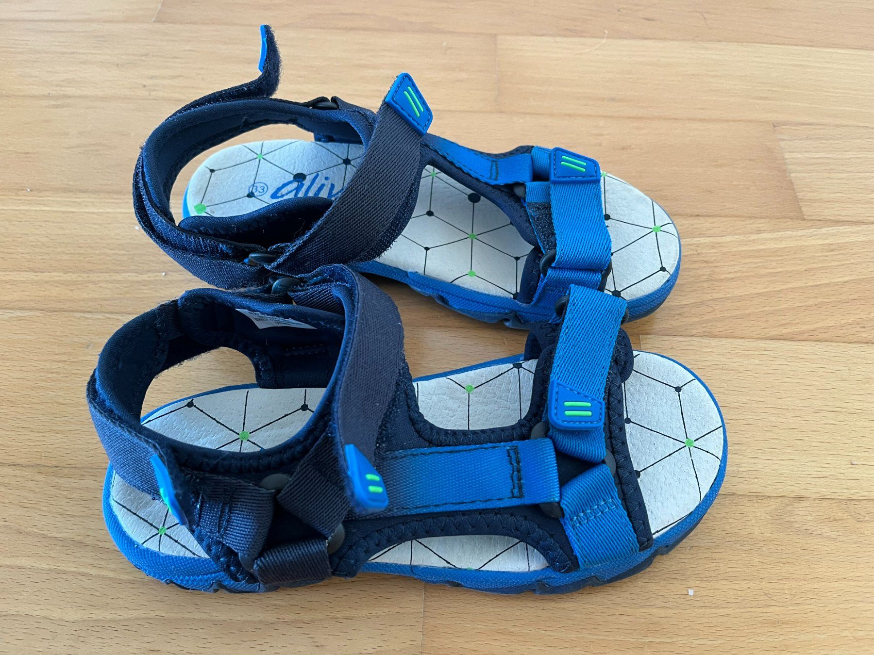 Chaussures garçon: Kinder Sandalen Grösse 33 – D'occasion à Muttenz par Juvenile33 2