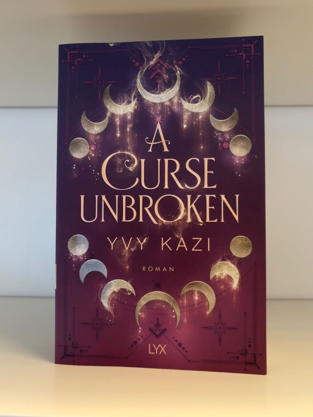 Libri: A Curse Unbroken - Ivy Kazi – Nuovo (secondo la descrizione) da Steffisburg venduto da elsa.catalina