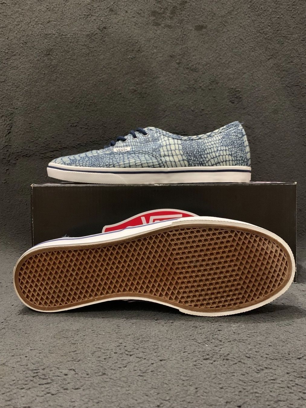 Vans Scarpe da uomo: Vans Lo Pro Snake Denim, Grösse EU 40 – Nuovo e nell'imballaggio originale da Zürich venduto da LIQUIDATOR.CP 1