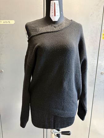 Stradivarius Off Shoulder Pullover