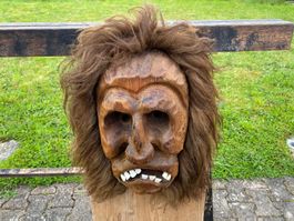 sehr schöne alte grosse Walliser Holzmaske