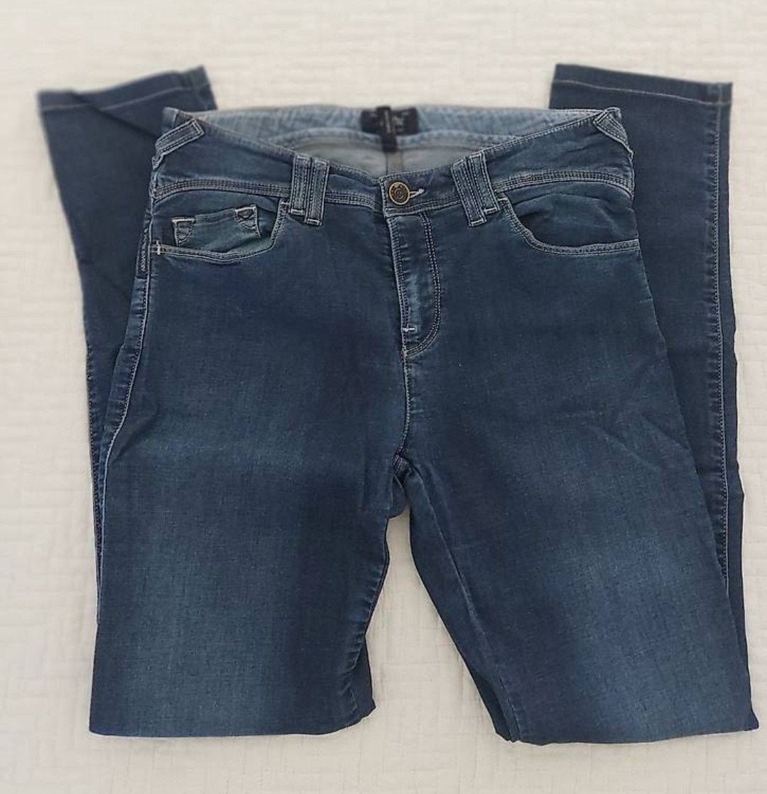 Armani Jeans: Armani Jeans  – D'occasion à Zürich par Babadermf 2