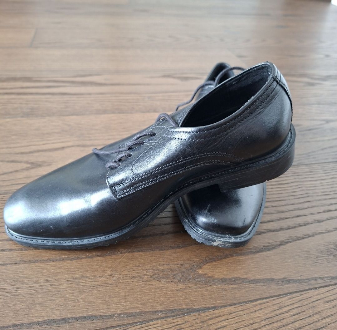 Chaussures hommes: Halbschuhe Memphis One schwarz Grösse 34  – D'occasion à Wünnewil par Schatz81 1