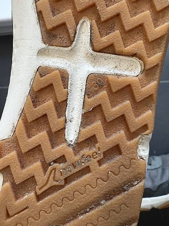 Decathlon Scarpe da uomo: Wander Schuhe Grösse 39 – Usato da Münchenstein venduto da Miresolese 2