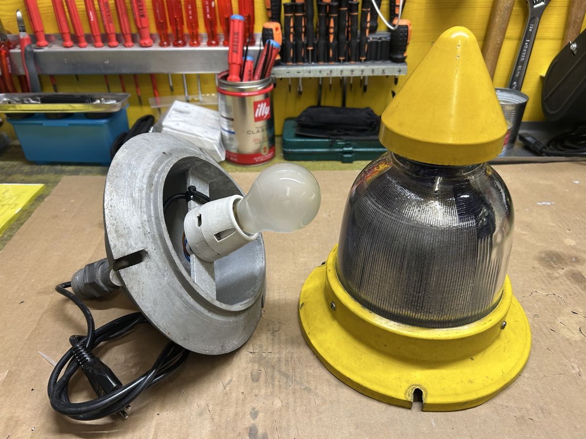 Lampen: Flughafen Lampe – Gebraucht aus Embrach von Berta66 2