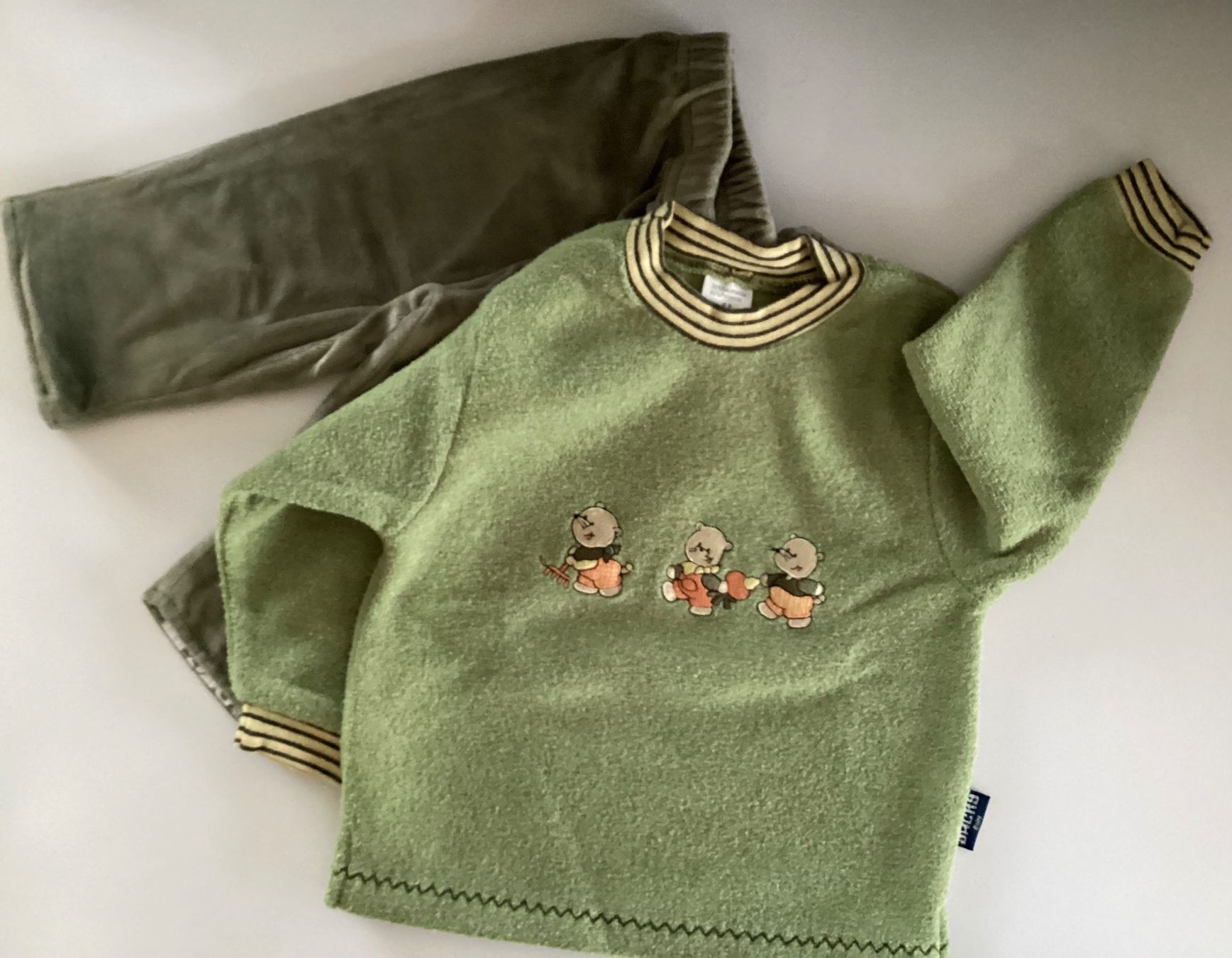 Lotti & Set di vestiti: Baby-Set grün Gr. 68 – Nuovo (secondo la descrizione) da Wagen venduto da papai1