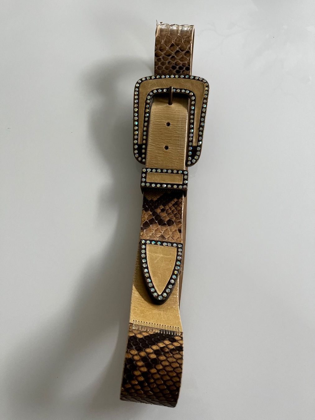 Cinture: Funkelnder Gürtel aus Python Leder Gr. 85 beige – Usato da Gutenswil venduto da Engel163 4