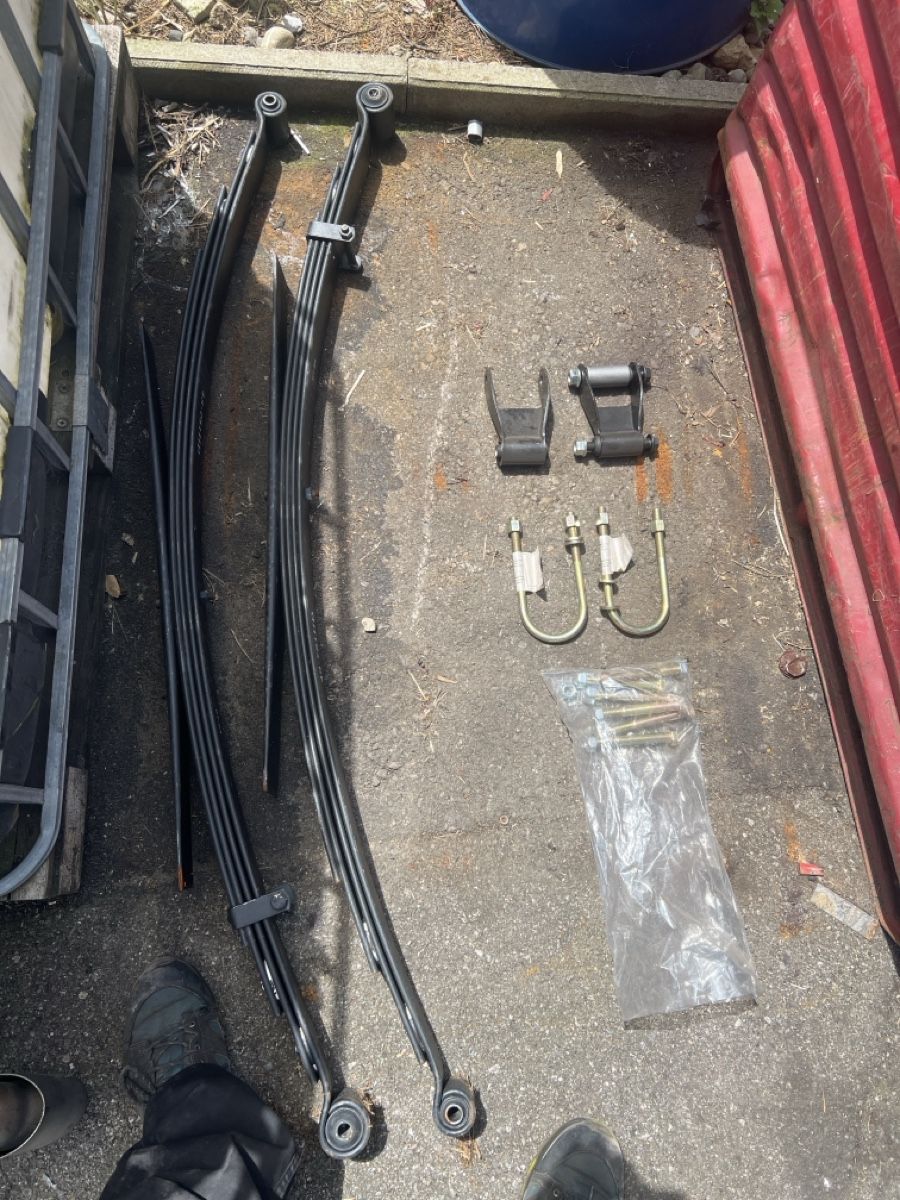 Ford Tutti pezzi di ricambio auto: Blattfeder Set Ford Ranger – Nuovo (secondo la descrizione) da Russikon venduto da Crtracing 1
