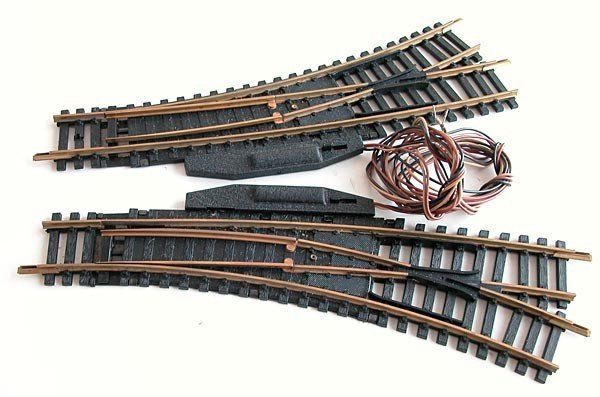 Fleischmann Modellini di ferrovie: Fleischmann H0 #6047 Bogenweichenpaar, elektr. Profil 2,7 mm – Usato da Brüttisellen venduto da Rentner44zh