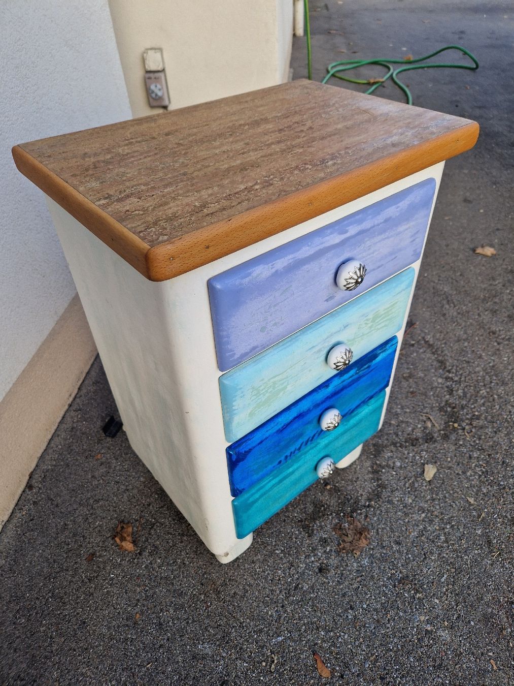 Nachttische: Nachttischli, Holz, Shabby Chic, restauriert – Gebraucht aus Mörigen von Clio111