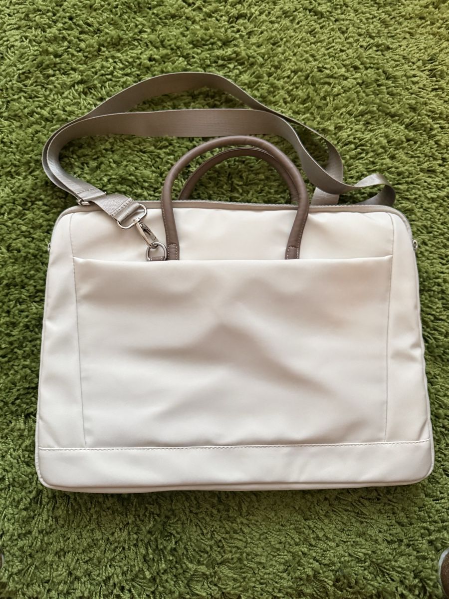 Valises & Sacs: Laptop-Tasche – D'occasion à Wangen ZH par Aisha69 1