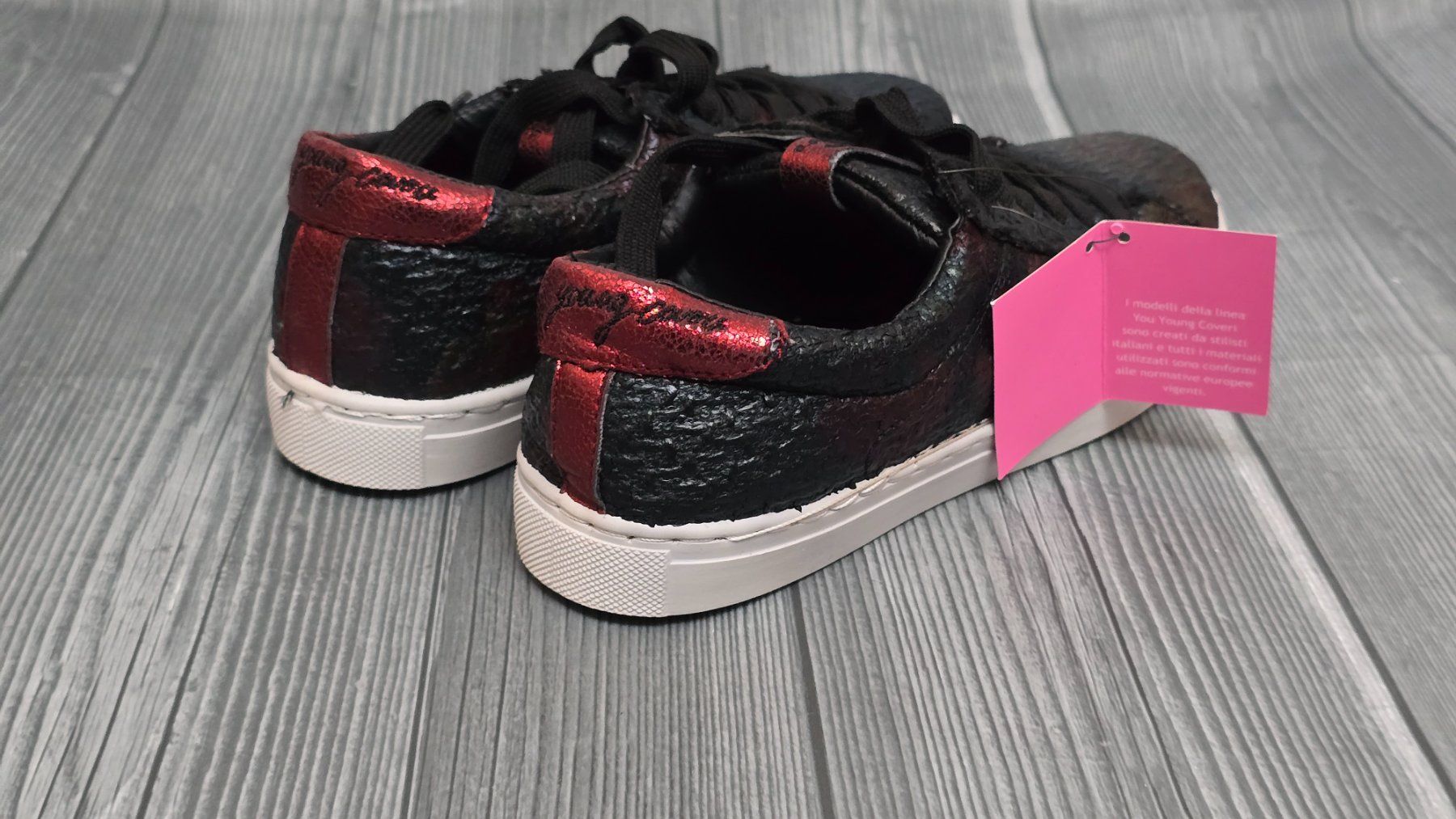 Scarpe da donna: You Young Coveri Sneaker - 36 - Black / Red Metallic – Nuovo (secondo la descrizione) da Thalwil venduto da VitaMini 2