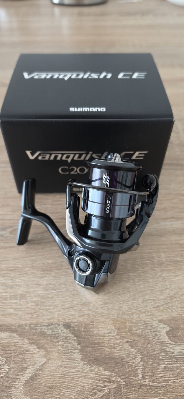 Shimano Tamburi & Mulinelli: Neu Shimano Vanquish  CE C2000S – Nuovo e nell'imballaggio originale da Alpnach Dorf venduto da Maksim777