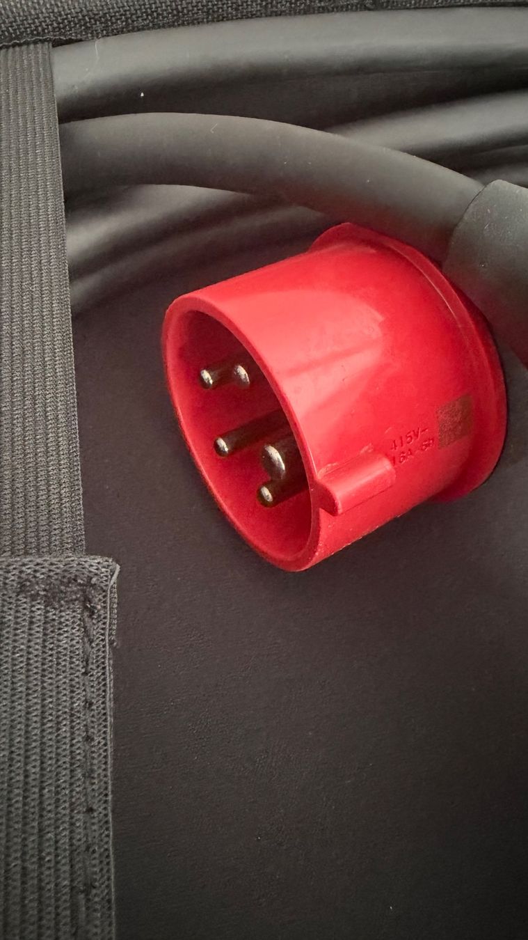 Tesla Batterie-Ladegeräte: Tesla Ladekabel 11kw – Gebraucht aus Niedergösgen von stoja82 3